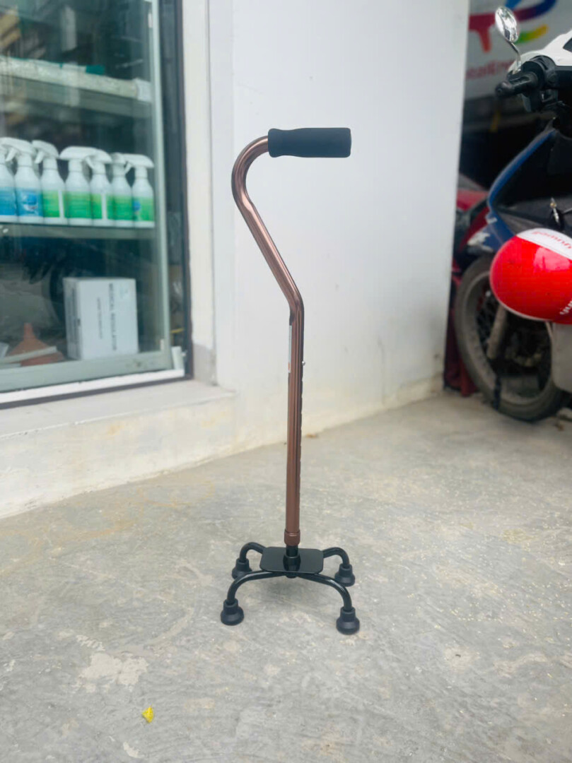 Gậy Bốn Chân Tay Cong Lucass B934 gay bon chan tay cong 7