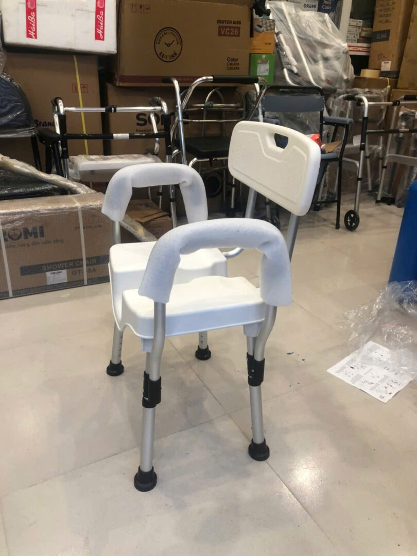 Ghế Tắm Có Lỗ Vệ Sinh GBM 701 ghe tam gbm 701 1