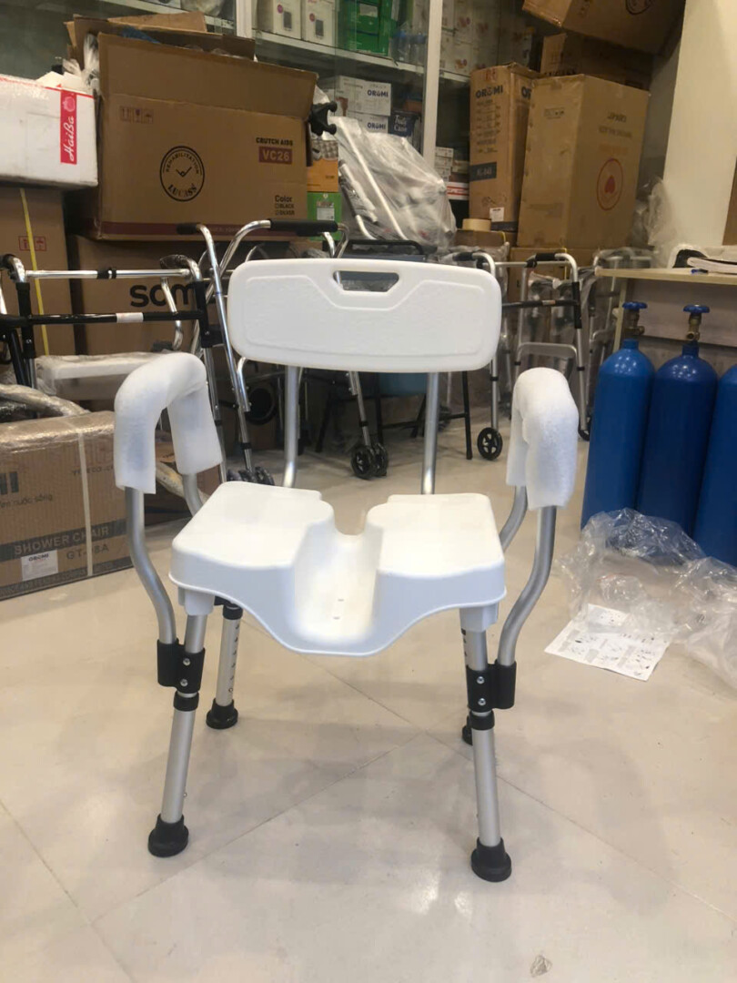 Ghế Tắm Có Lỗ Vệ Sinh GBM 701 ghe tam gbm 701 2